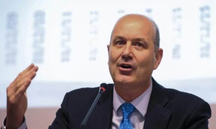 Federico Sturzenegger llega a San Juan para apuntalar la campaña libertaria