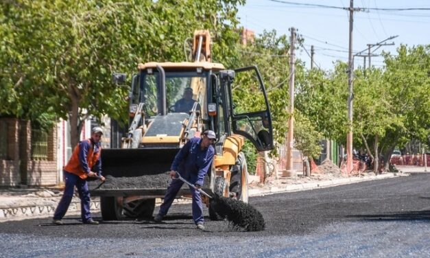 Calle Urquiza se renueva: Avanzan los trabajos de pavimentación en Capital