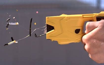Seguridad: El gobierno pretende que cada efectivo policial cuente con una pistola Taser