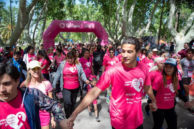 Presentan la XIII Caminata de Concientización sobre el Cáncer de Mama en San Juan