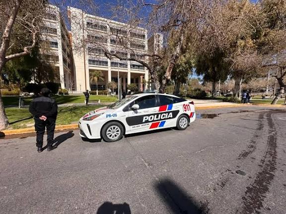 Amenaza de bomba en el Centro Cívico: Se evacuó el edificio y trabaja personal policial
