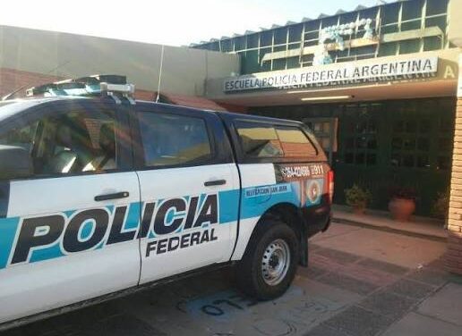 Cayó una pareja al intentar retirar un paquete con droga en el correo caucetero