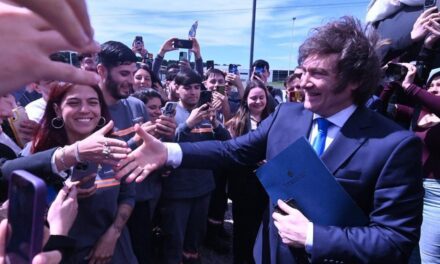 Javier Milei lleva el Tour de la Gratitud a Mar del Plata y refuerza su agenda política