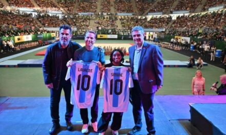 Jorge Macri le entregó a la gimnasta Simone Biles la llave del Parque Olímpico