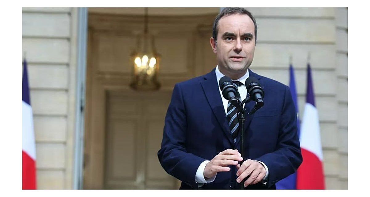 Renunció el primer ministro apenas horas después de asumir