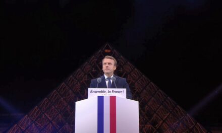 Emmanuel Macron calificó el robo en el Louvre como un atentado contra el patrimonio francés