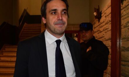 La Libertad Avanza aún no se presentó la renuncia de Espert en la justicia electoral y hay dudas sobre la reimpresión de las boletas