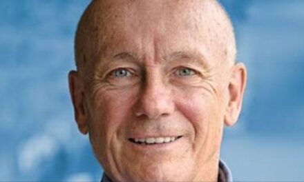 Un Premio Nobel de Economía advierte sobre los riesgo de la IA: “Tiene potencial para destruir empleos”