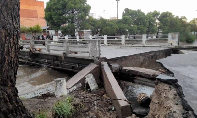 Denuncian que el Gobierno nacional le exigió al municipio un pago millonario por los puentes colocados tras el temporal