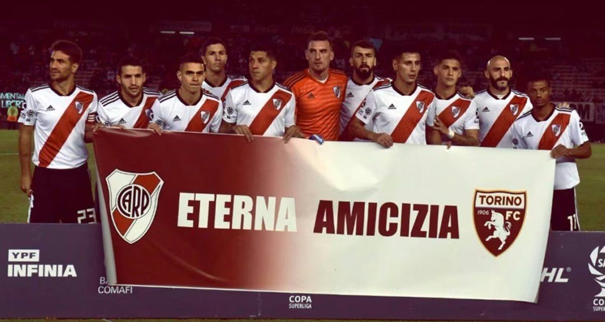 Torino presentó su nueva camiseta con un guiño a River Plate