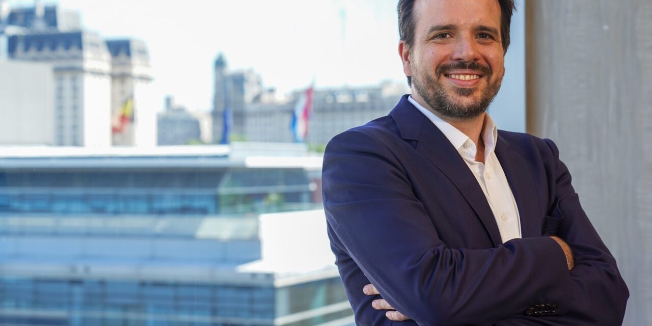 “Promovemos la competencia y las inversiones, con economías de escala”.