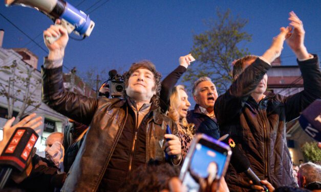 Con tensión y junto a Santilli, Milei volvió a hacer campaña en Provincia después de la renuncia de Espert