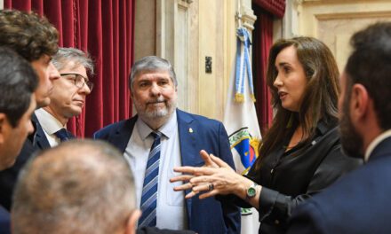 La oposición se prepara para ratificar la ley de DNU, pero el oficialismo especula con las fechas para que quede en un limbo