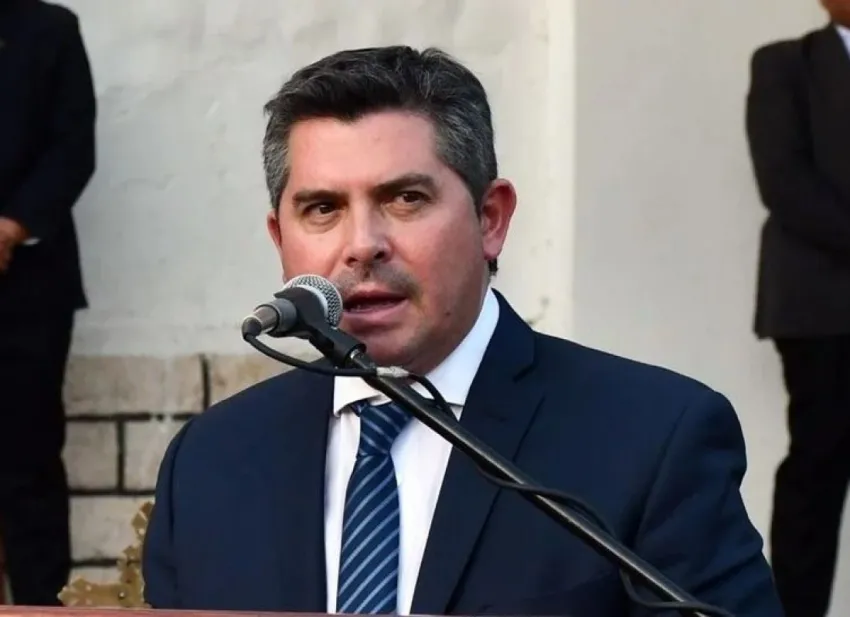El gobernador Marcelo Orrego encabeza entrega de escrituras y viviendas en Angaco