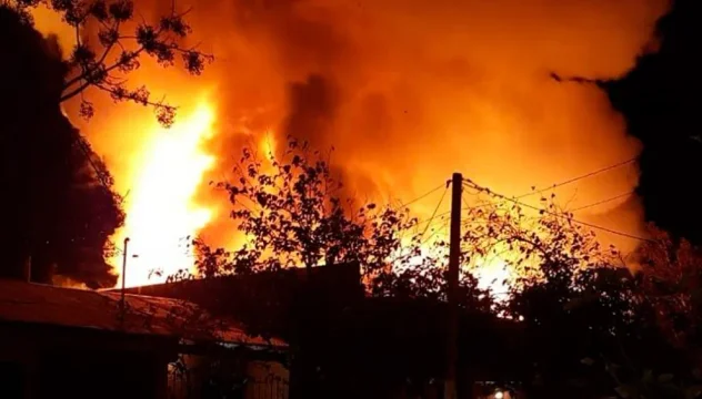 Albardón: Un incendio en un depósito fue controlado por empleados y vecinos