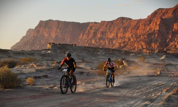 Más de mil ciclistas desafiaron el paisaje único del Valle de la Luna