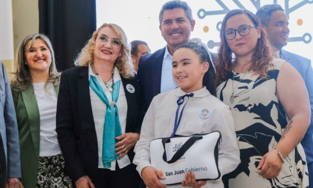 Gobierno alcanzó las 23.000 computadoras entregadas y celebró el hito en Albardón: “Todo comienza en las aulas”