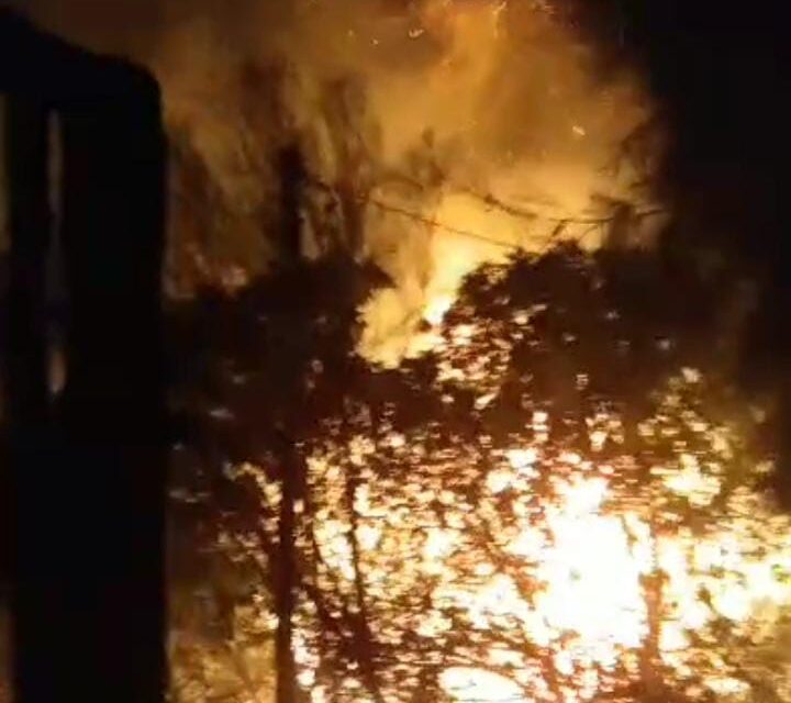 Incendio en Sierras Azules reaviva reclamos en Zonda por un cuartel de bomberos propio