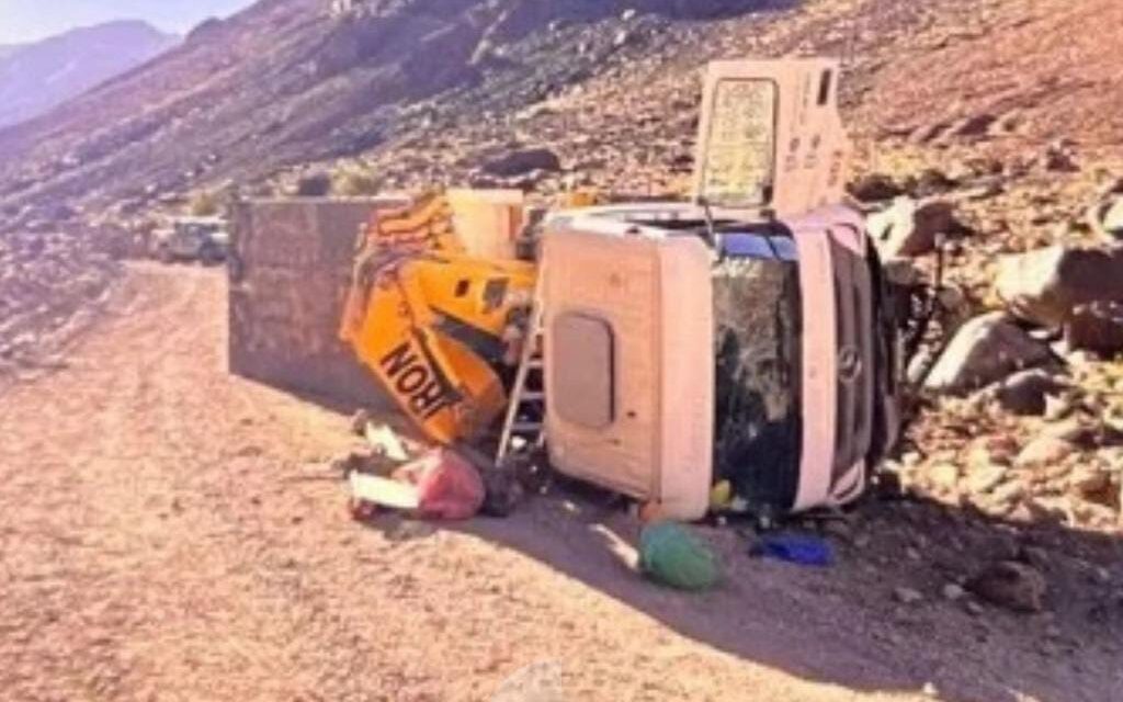 Camión minero volcó en Calingasta