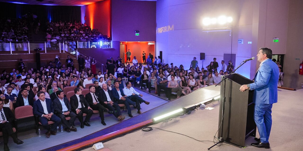 Orrego inauguró las Charlas Inspiracionales del FNS Forum 2025 con mensajes de futuro y liderazgo