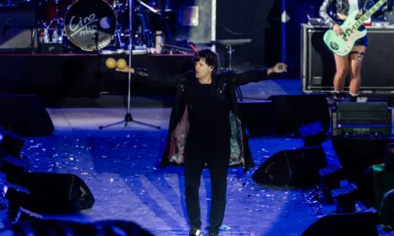 Ciro encendió al Bicentenario y coronó una noche de rock que hizo temblar la FNS 2025