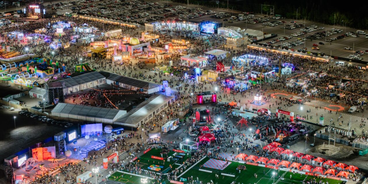 FNS: Una tercera noche histórica con 100 mil asistentes