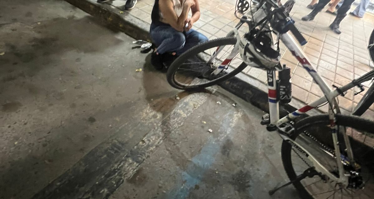 Detuvieron a una pareja por intentar robar un bolso en pleno centro