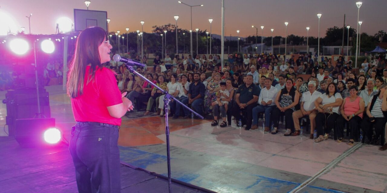 Chimbas cerró el año de talleres y diplomaturas con un desfile y una feria de emprendedores