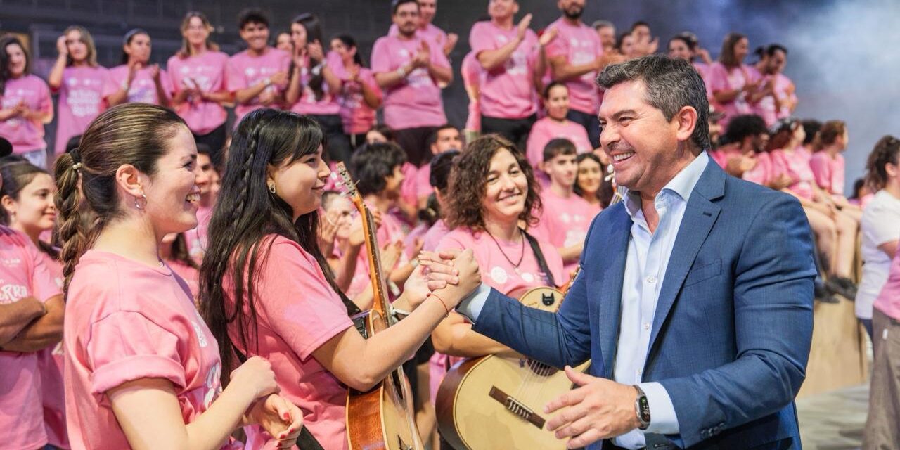 “Mi Tierra Querida”: Orrego presenció el ensayo del show de la FNS