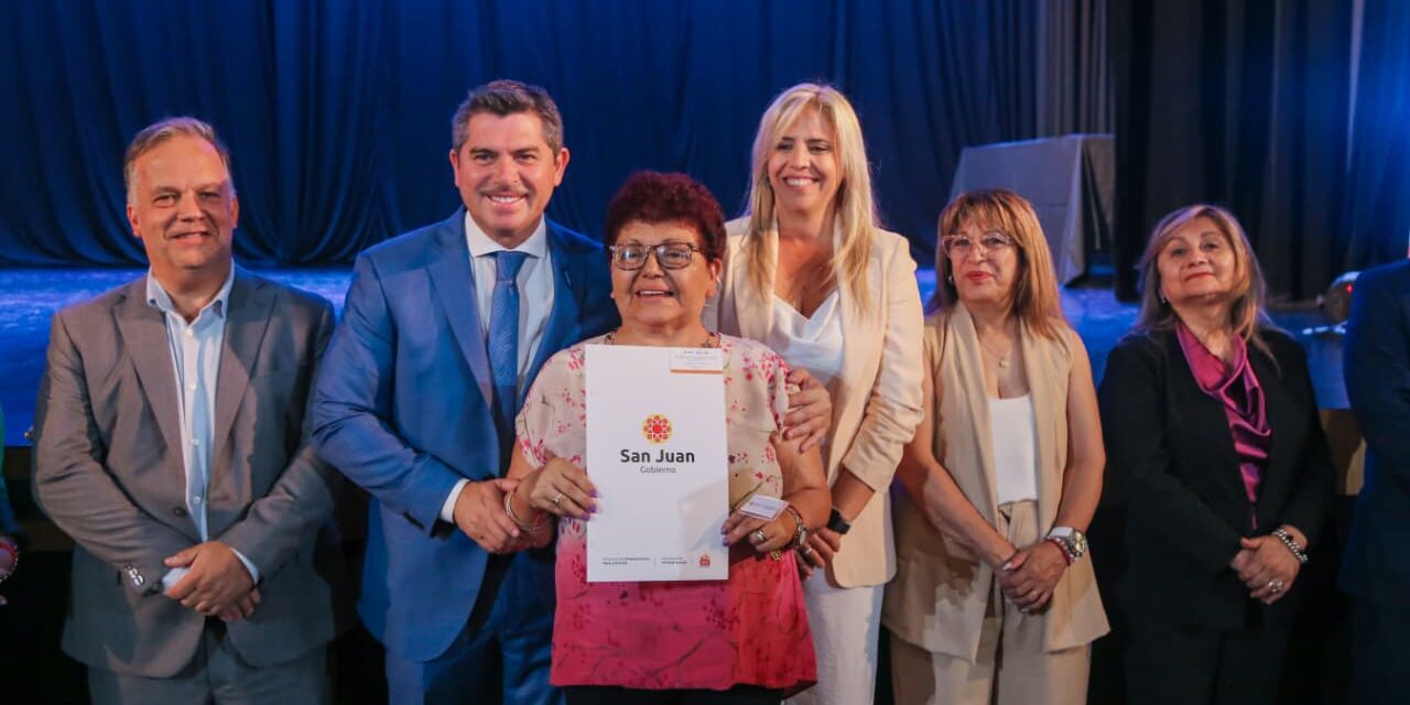 Orrego profundiza la agenda habitacional con nuevas escrituras y viviendas