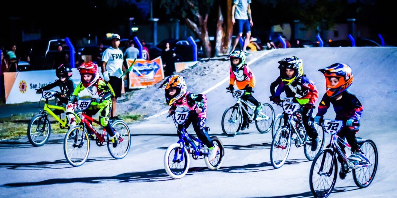 Copa Navidad de BMX: la 5ª edición reunirá a más de 150 pilotos en una noche a puro espectáculo en el Club Bicicross San Juan