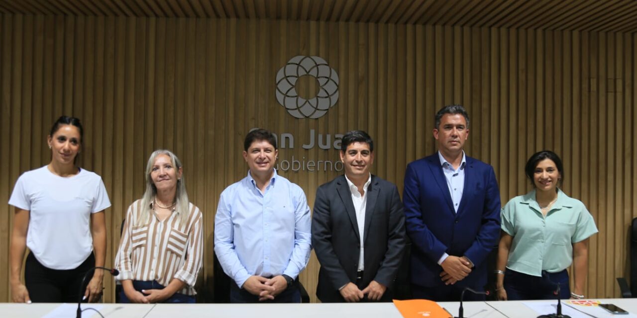 ¡Vuelve «Santa Lucía corre de noche 2025»!