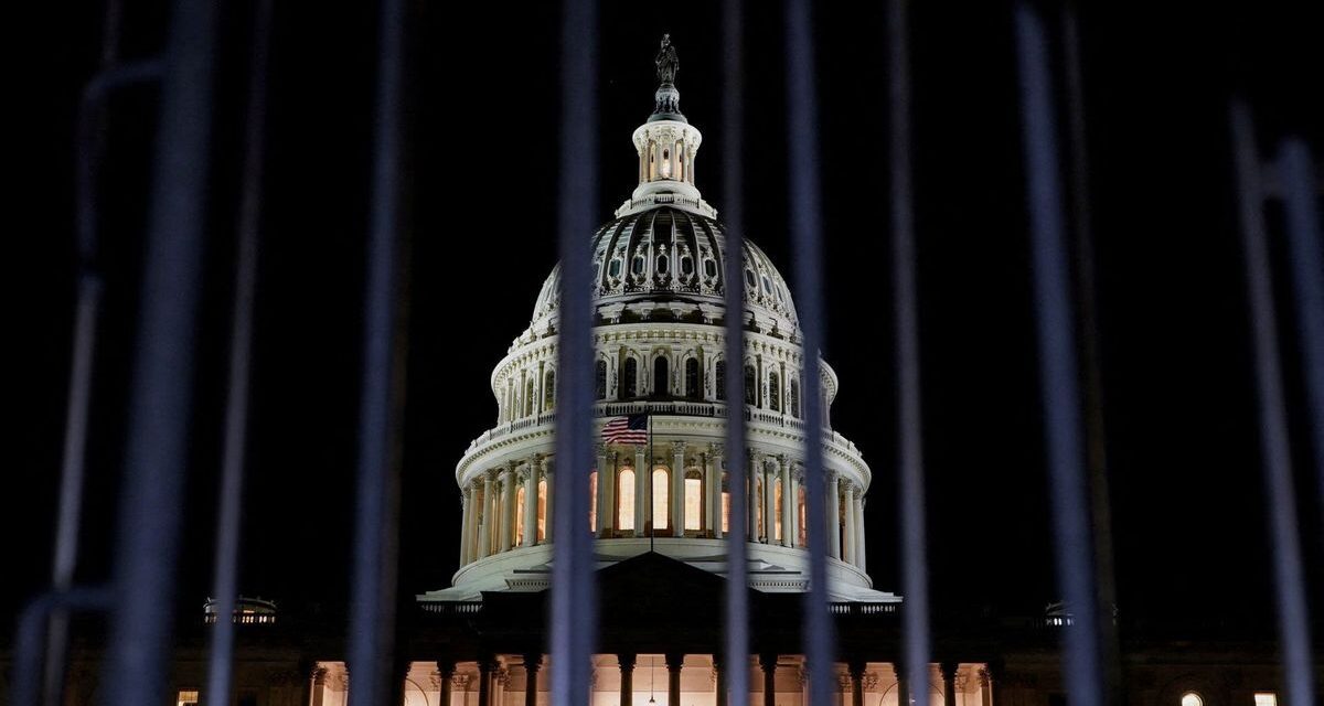 Republicanos rechazan la propuesta demócrata y se prolonga el cierre del Gobierno en EEUU