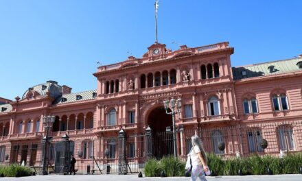 Recibe al sucesor de Luis Petri y una visita internacional
