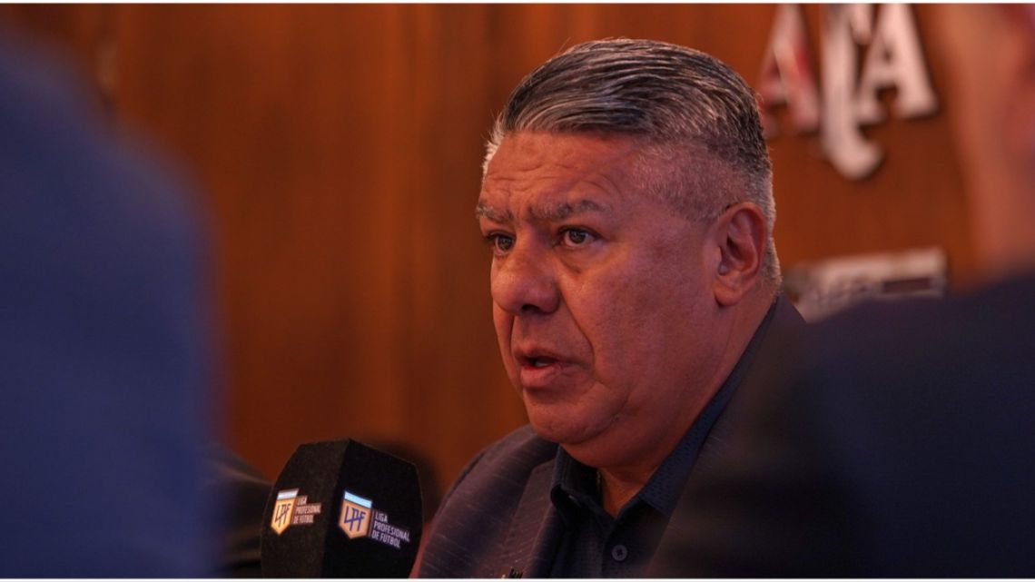 Claudio Tapia respondió las críticas y desafío a Juan Sebastián Verón