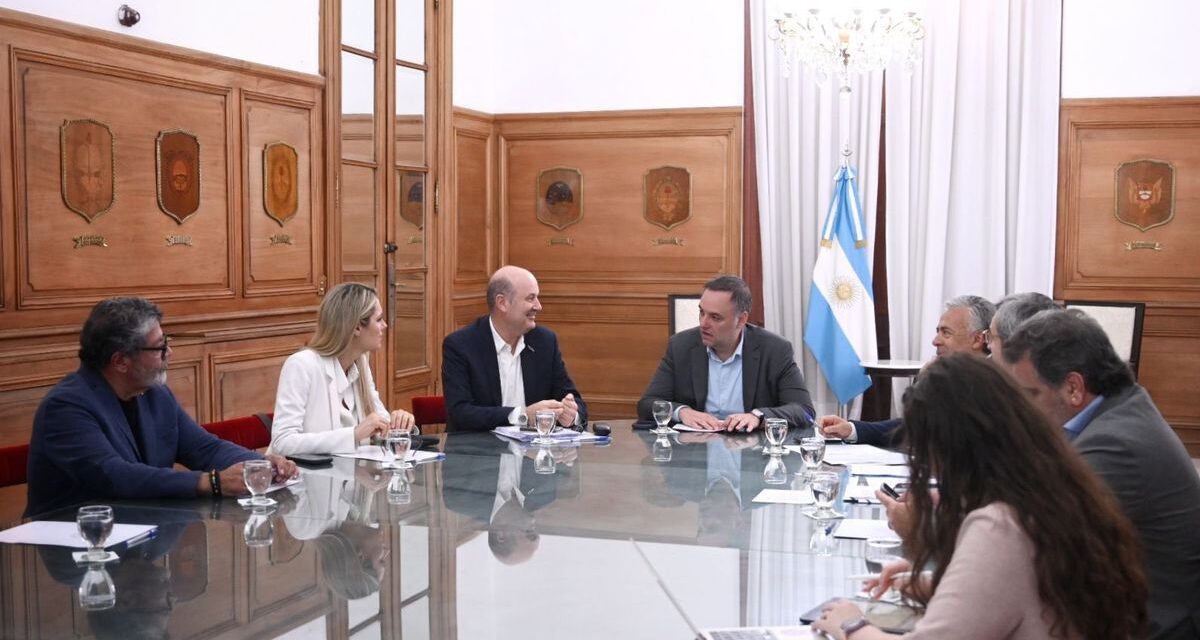 Los gremios rechazan la reforma laboral presentada en el Consejo de Mayo y aceleran alianzas con pymes