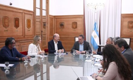 Los gremios rechazan la reforma laboral presentada en el Consejo de Mayo y aceleran alianzas con pymes