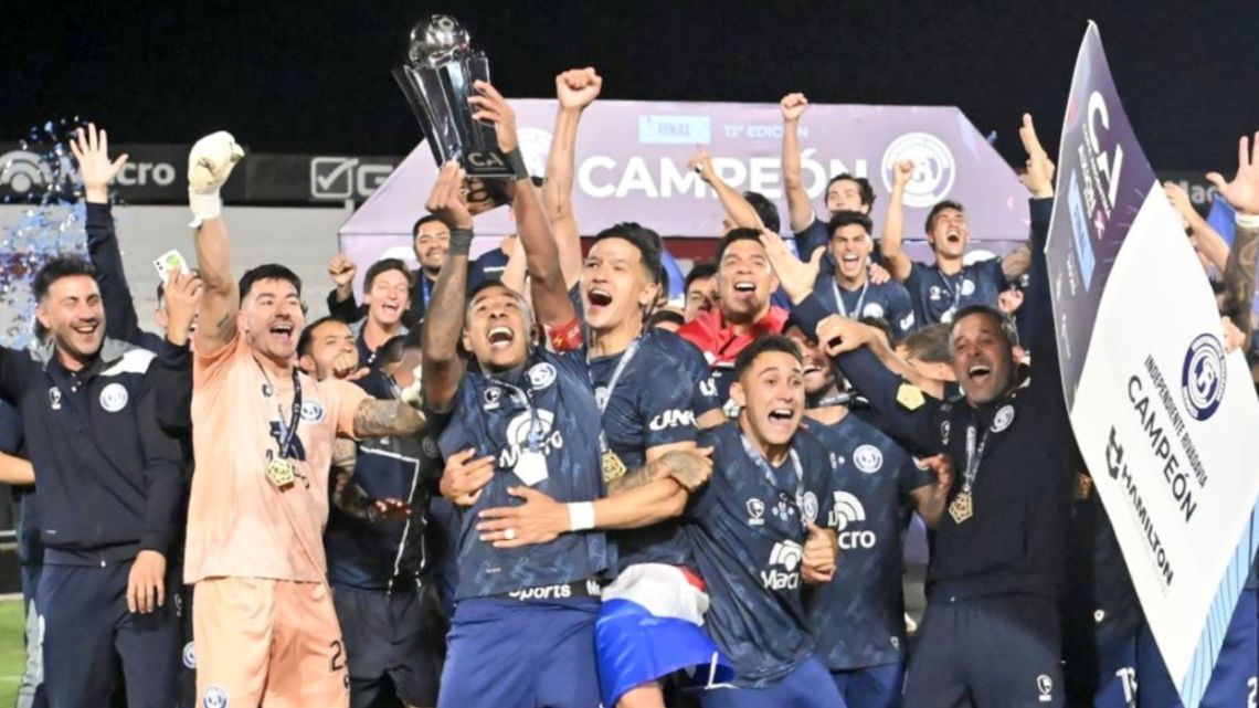Independiente Rivadavia hizo historia: derrotó a Argentinos Juniors en los penales y se consagró campeón de la Copa Argentina 2025