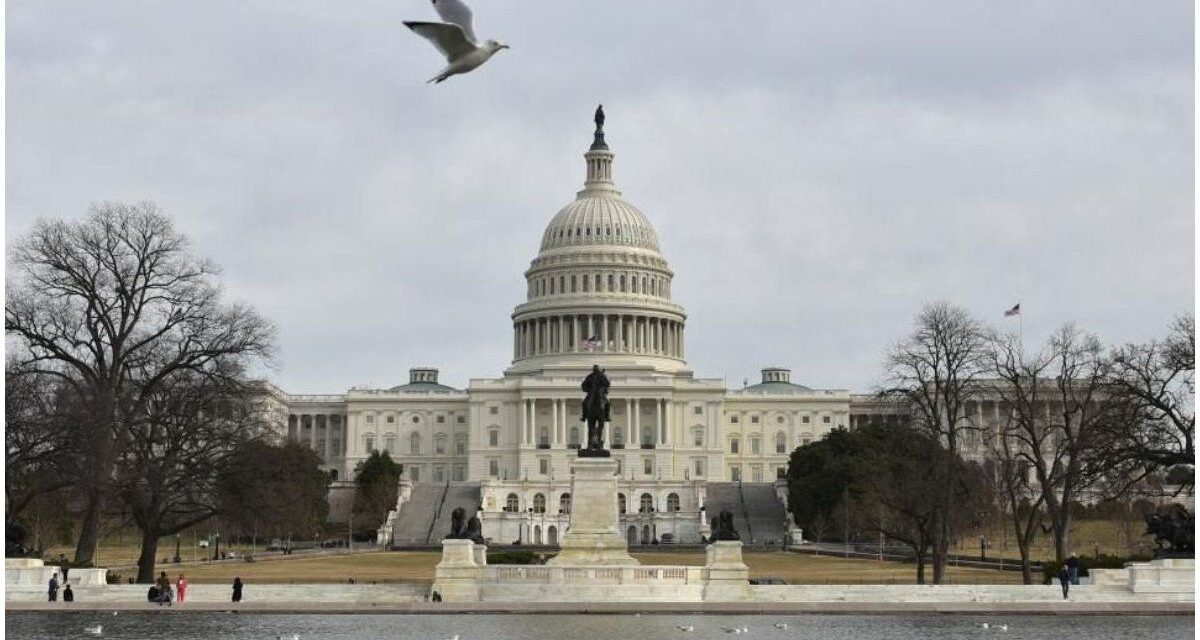 El Senado de EEUU aprobó el fin del shutdown más largo de la historia y el proyecto pasa a la Cámara de Representantes