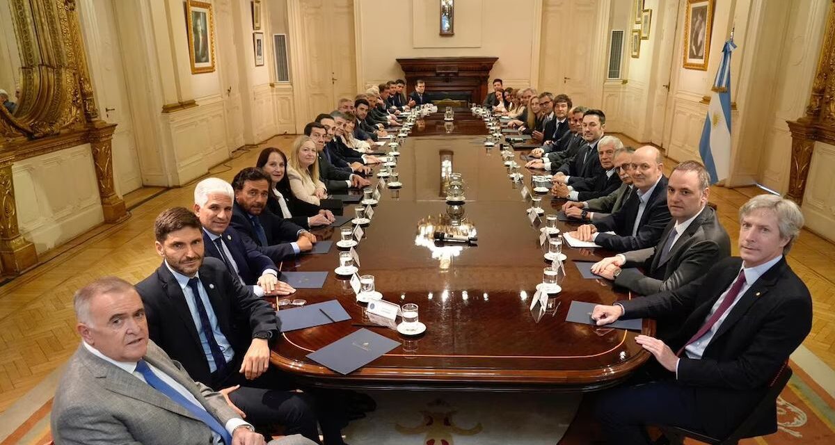 Manuel Adorni y Diego Santilli recibirán a Martín Llaryora y Marcelo Orrego en una nueva ronda de diálogo con gobernadores