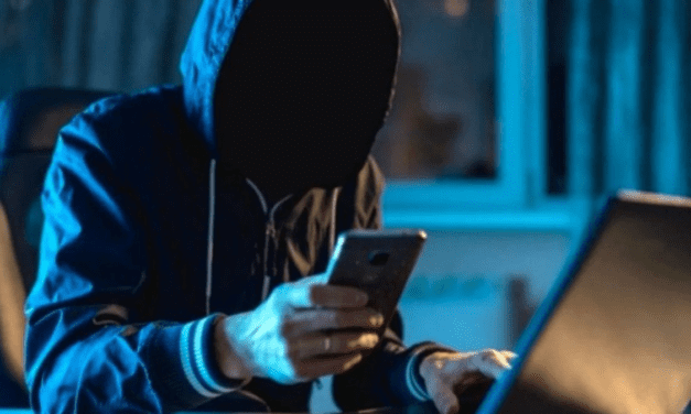 La nueva estafa en WhatsApp con la función compartir pantalla para robar tu dinero