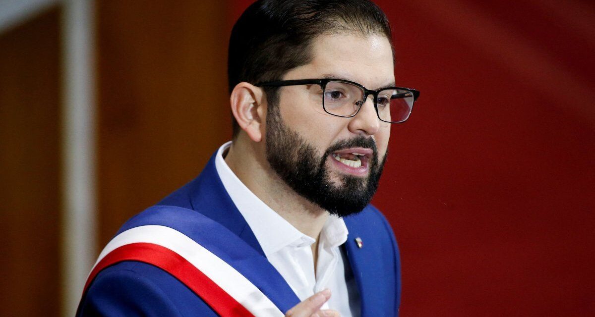 Tensión entre Chile y EEUU por comentarios de embajador sobre Gabriel Boric: Inapropiados y desafortunados