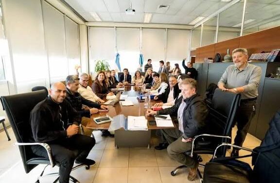 A las 14hs  comienzan las paritarias docentes en San Juan