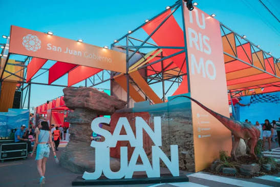 Última noche de la FNS 2025: Música, identidad y un cierre lleno de propuestas en Pocito