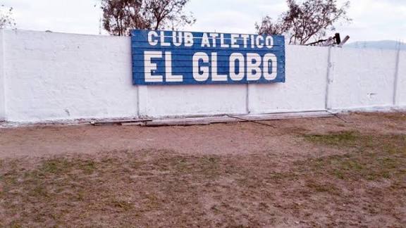 Brutal agresión en una cancha de Rivadavia: Un joven terminó con el tabique desviado
