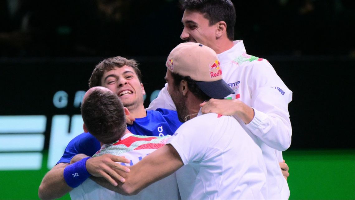 Italia venció a España en la final de la Copa Davis 2025 y sumó su cuarta Ensaladera