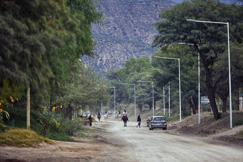 Jáchal: Estudiantes de la Escuela Alejandro Fleming se manifiestan por la falta crónica de agua potable en Gran China