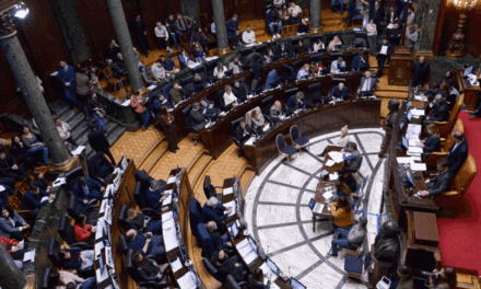 LLA reclama cambios para aprobar el Presupuesto y enciende alarma en el PRO