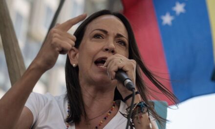 Corina Machado apoyó los ataques de EEUU en Venezuela y apuntó contra Nicolás Maduro: Empezó está guerra