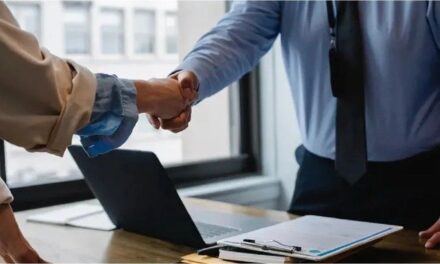 El Gobierno avanza con un borrador que busca flexibilizar salarios y convenios